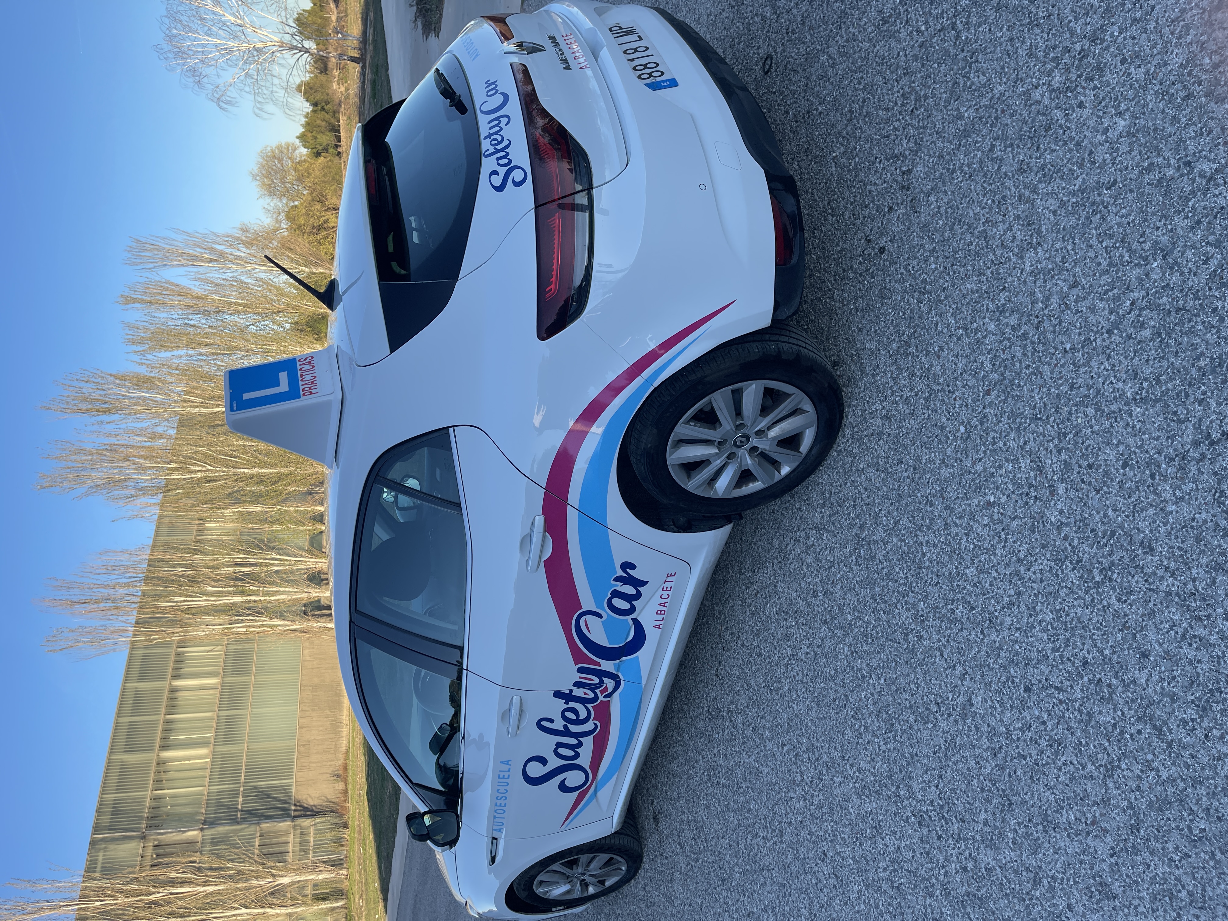 Vehículo de Safety Car para la guía de alumnos desplazados