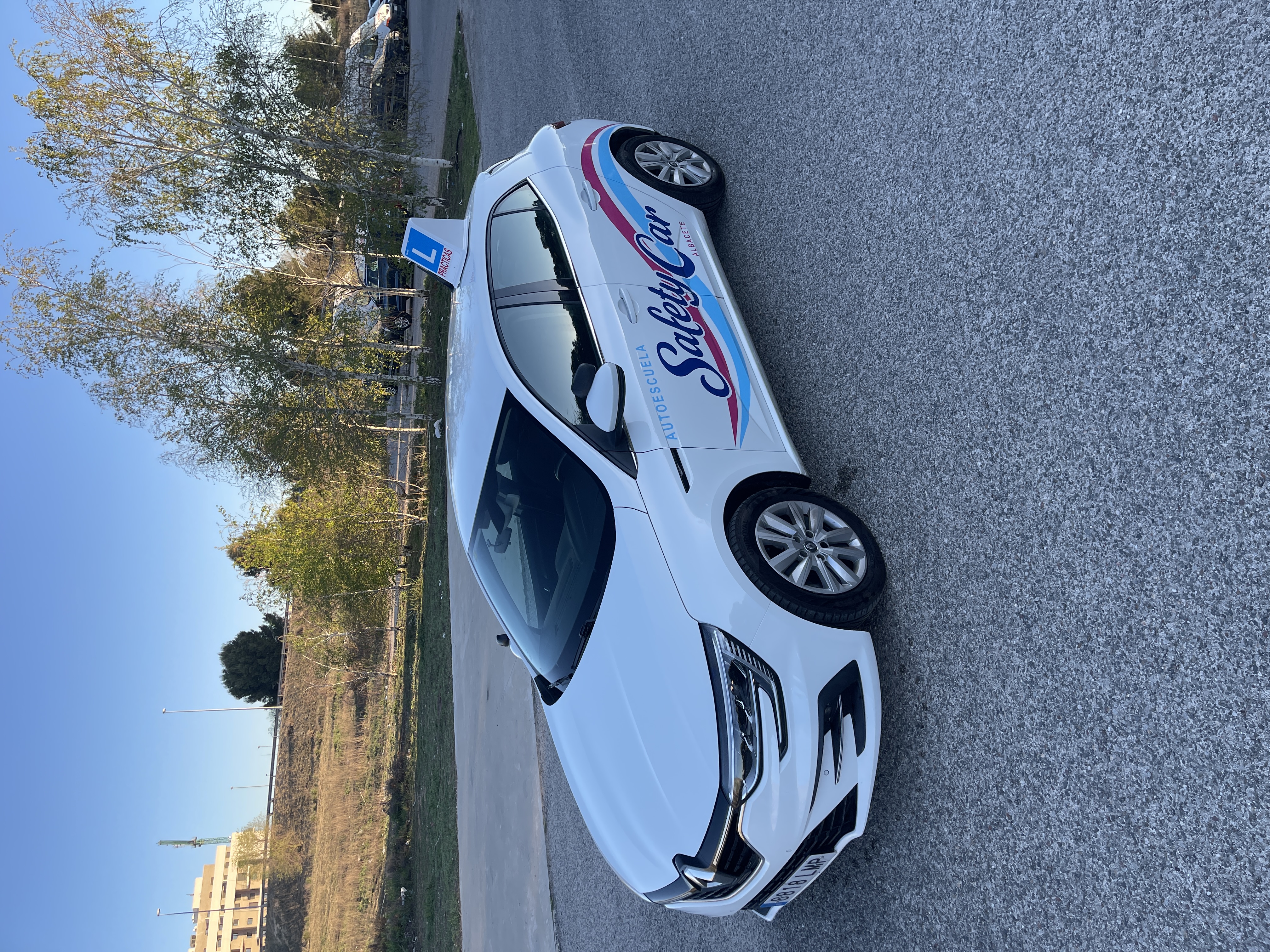 Vehículo de Safety Car para la guía de zona de examen